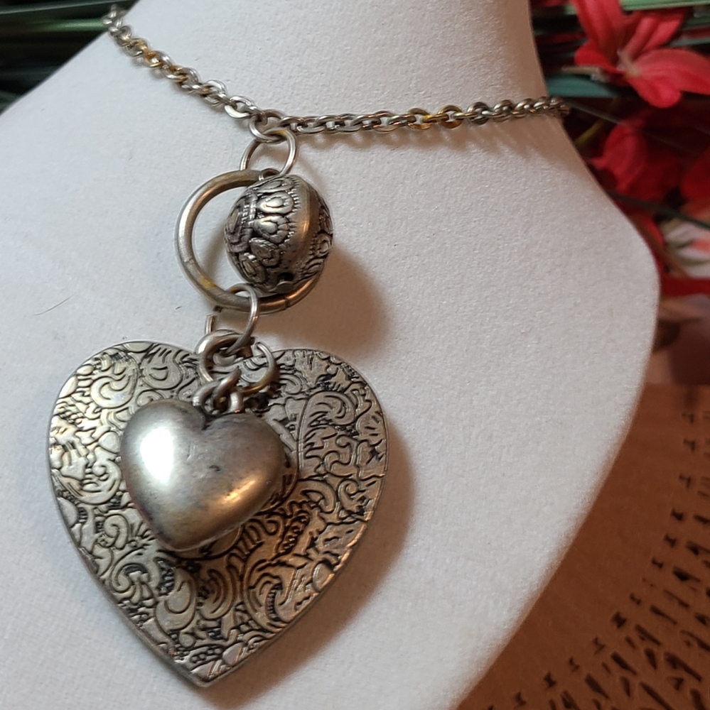 Elegant Silver Heart Pendant Necklace Preowned Vintage Old Little Nicks On Charm